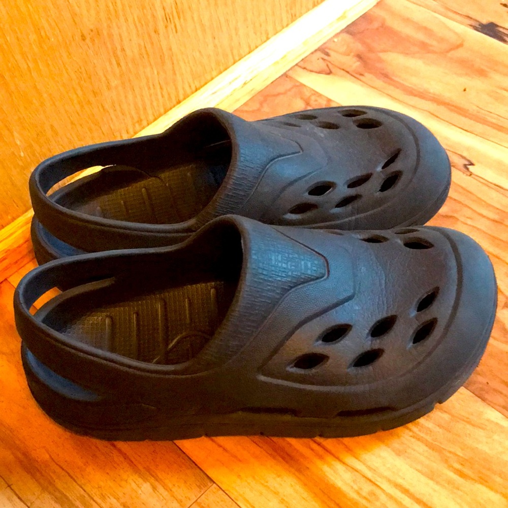 Made in USA Lightweight black strap clogs size 11 American made toddler shoes